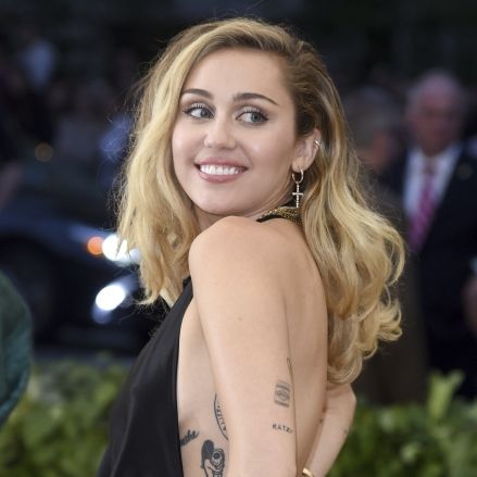 Knack-A****-Alarm! HIER zeigt Geili-Miley ihre heiße Kehrseite