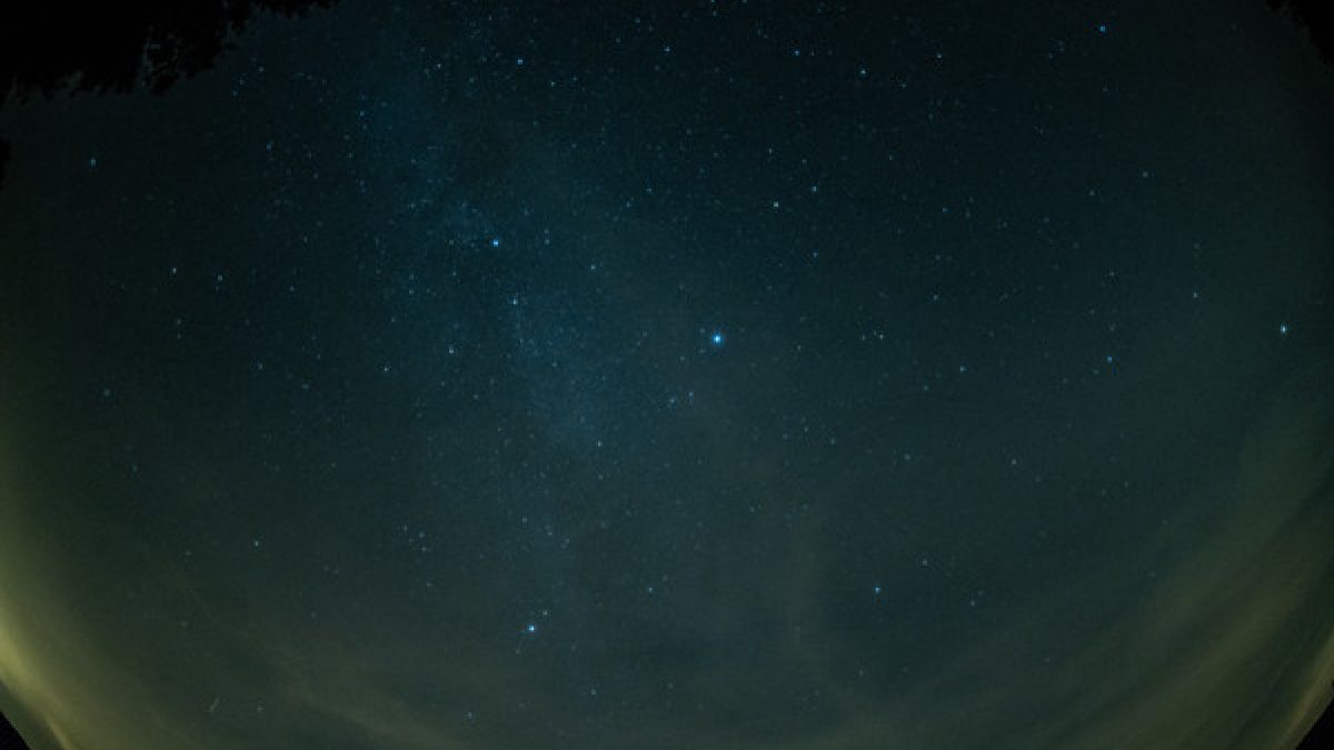 Im Februar sind nur wenige Sternschnuppen am Himmel sichtbar. (Foto)