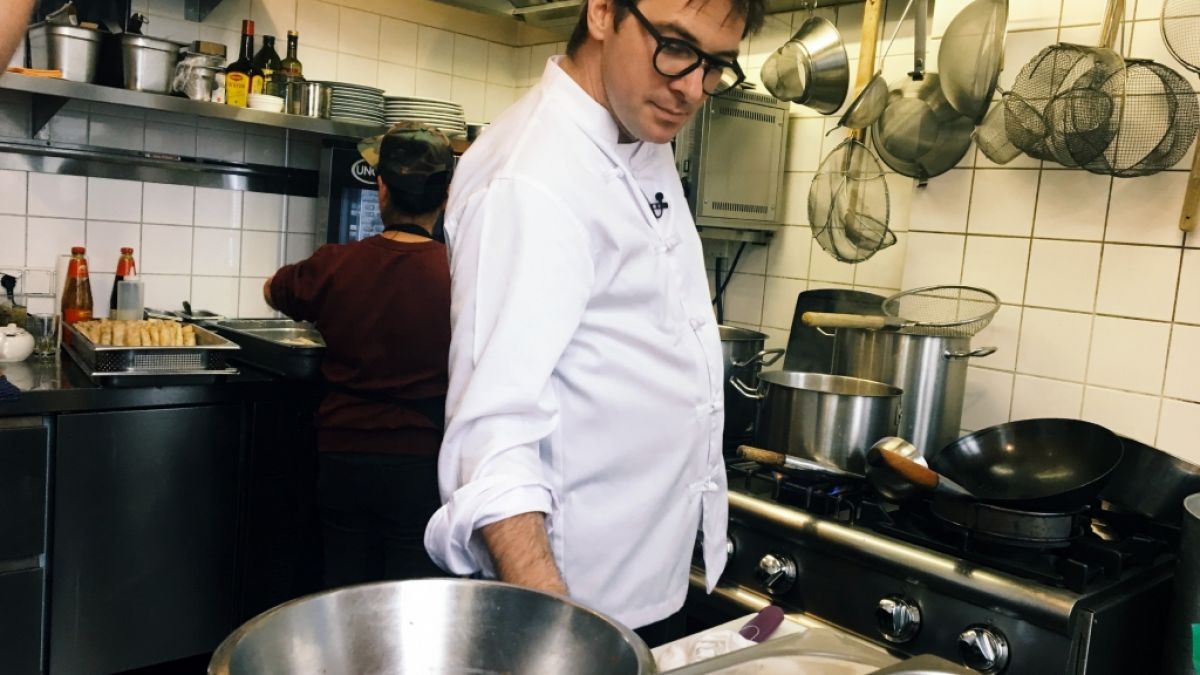 Max Stiegl ist bei der Vox-Sendung "Kitchen Impossible" zu sehen. (Foto)