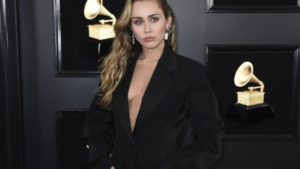 Miley Cyrus verzichtete bei einem neuen Shooting auf allzu viele Klamotten. (Foto)