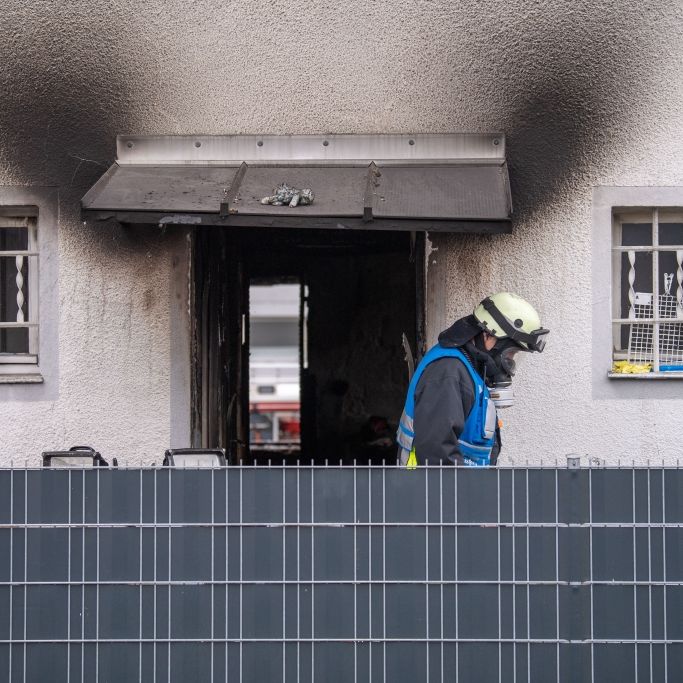 Familientragödie! Mutter und 4 Kinder sterben bei Brand Familientragödie! Mutter und 4 Kinder sterben bei Brand (Foto)