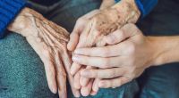 In einem privaten Pflegeheim in Spanien sollen Senioren unter abscheulichen Bedingungen gequält worden sein (Symbolbild).