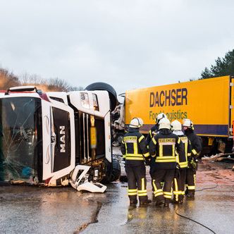 3 Tote nach Autobahn-Unfall und Massenkarambolage 3 Tote nach Autobahn-Unfall und Massenkarambolage (Foto)