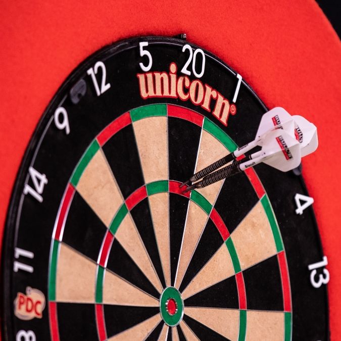 MvG bezwingt "Voltage" Rob Cross und gewinnt die Premier League of Darts MvG bezwingt "Voltage" Rob Cross und gewinnt die Premier League of Darts (Foto)