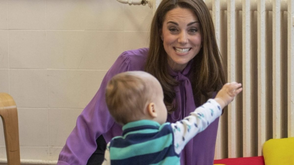 Kate Middleton ist in Gegenwart von Kindern in ihrem Element - doch wird die Ehefrau von Prinz William wirklich zum vierten Mal Mutter? (Foto)