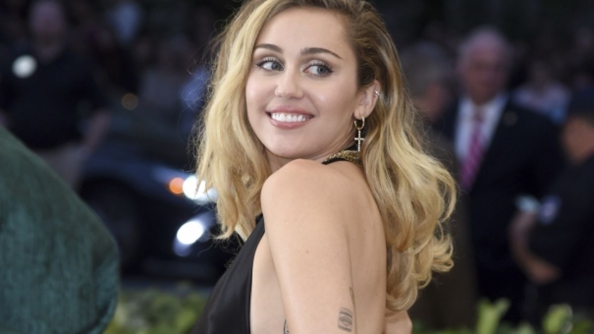 Miley Cyrus hat ihre Fans mit einem Nacktfoto überrascht. (Foto)