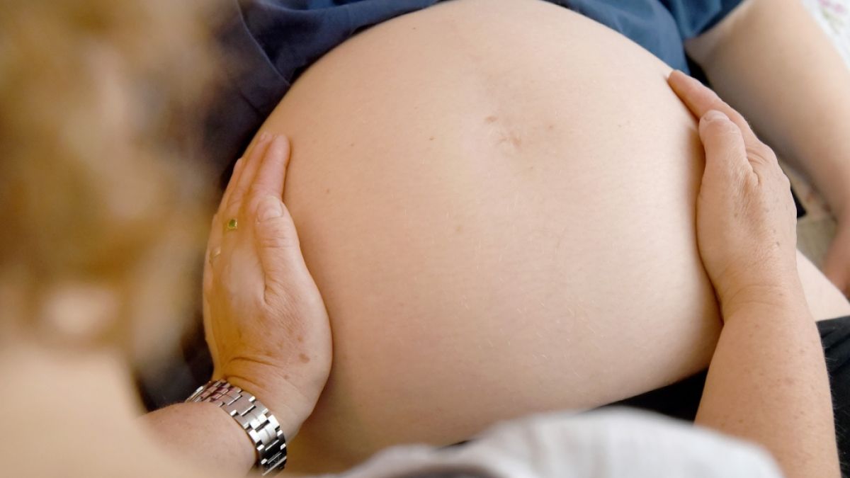 In Russland musste eine Frau bei der Geburt ihres Kindes qualvoll sterben (Symbolbild). (Foto)