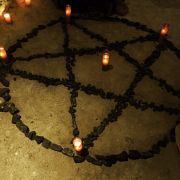 In Peru wurde eine Frau offenbar bei einem satanischen Ritual brutal getötet (Symbolbild). In Peru wurde eine Frau offenbar bei einem satanischen Ritual brutal getötet (Symbolbild).