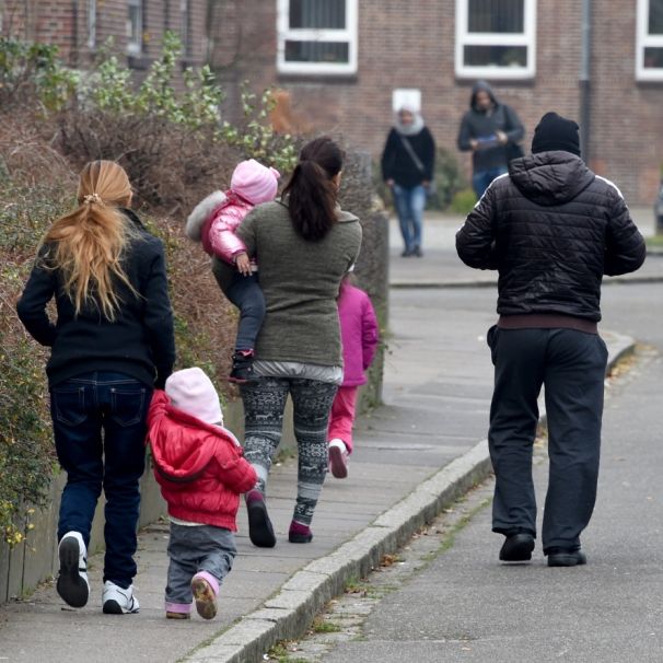 100.000 Asylbewerber erhalten künftig weniger Geld 100.000 Asylbewerber erhalten künftig weniger Geld (Foto)