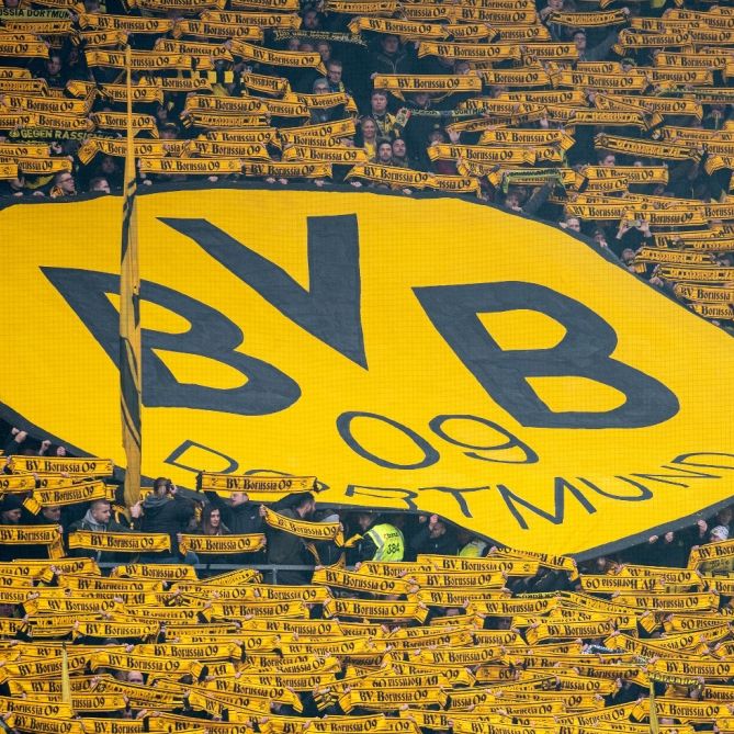 Randale zwischen Fans! 10-Jähriger bei Polizeieinsatz verletzt Randale zwischen Fans! 10-Jähriger bei Polizeieinsatz verletzt (Foto)