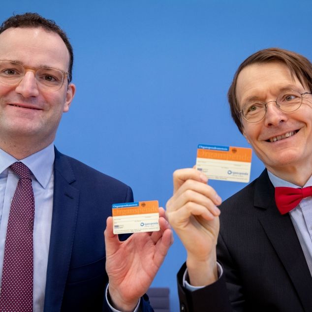 Streit um Widerspruchslösung! Wird bald jeder zum Organspender? Streit um Widerspruchslösung! Wird bald jeder zum Organspender? (Foto)