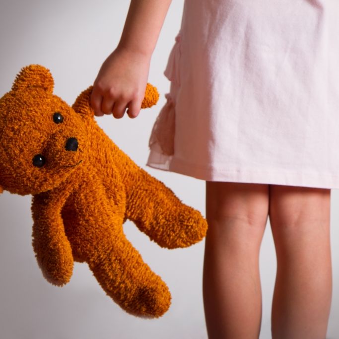 Heilpraktiker soll kinderpornografische Fotos in Praxis gemacht haben Heilpraktiker soll kinderpornografische Fotos in Praxis gemacht haben (Foto)