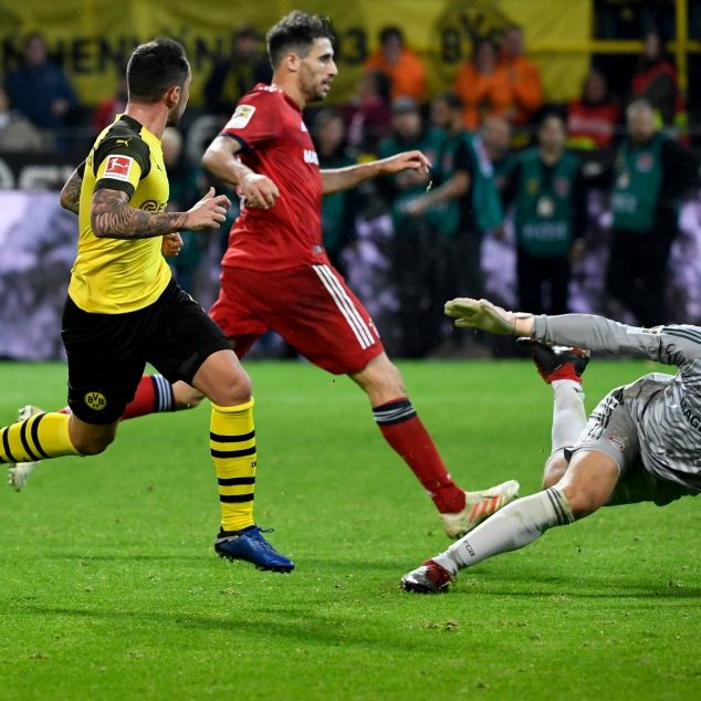 FCB deklassiert den BVB mit 5:0 und schnappt sich Tabellenspitze FCB deklassiert den BVB mit 5:0 und schnappt sich Tabellenspitze (Foto)