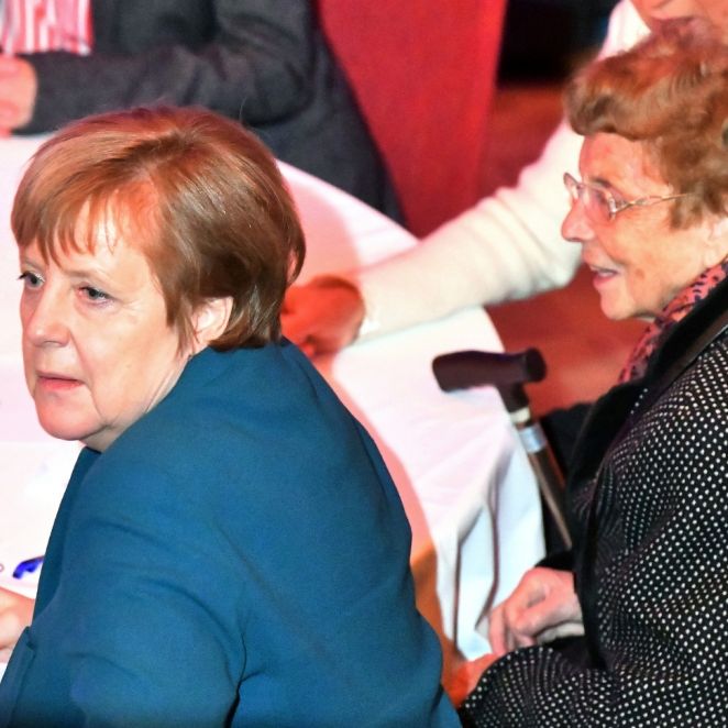 Kanzlerin Angela Merkel in Trauer: Ihre Mutter ist verstorben! Kanzlerin Angela Merkel in Trauer: Ihre Mutter ist verstorben! (Foto)