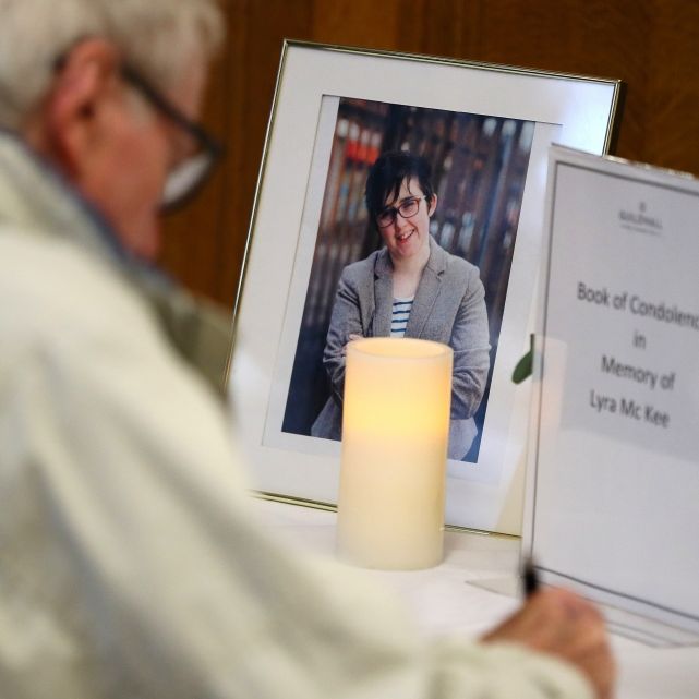 "Neue IRA" bekennt sich zu Tötung von Journalistin (29) "Neue IRA" bekennt sich zu Tötung von Journalistin (29) (Foto)