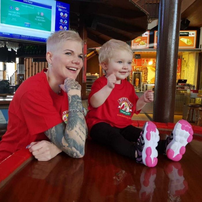 Party-Start auf Mallorca! Melanie Müller lässt NICHTS anbrennen Party-Start auf Mallorca! Melanie Müller lässt NICHTS anbrennen (Foto)