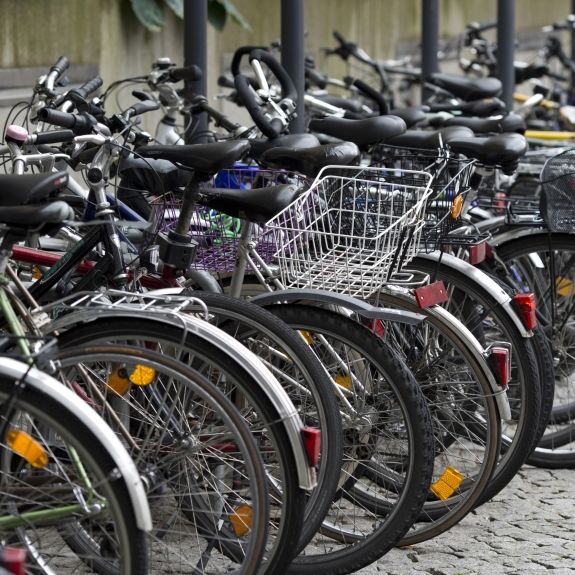 Radfahrer sollen Parkgebühren zahlen! Die Reaktionen sind bitterböse Radfahrer sollen Parkgebühren zahlen! Die Reaktionen sind bitterböse (Foto)
