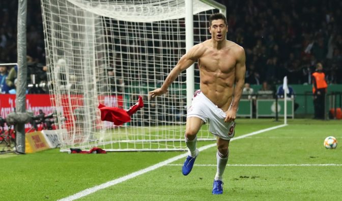 Robert Lewandowski zieht blank