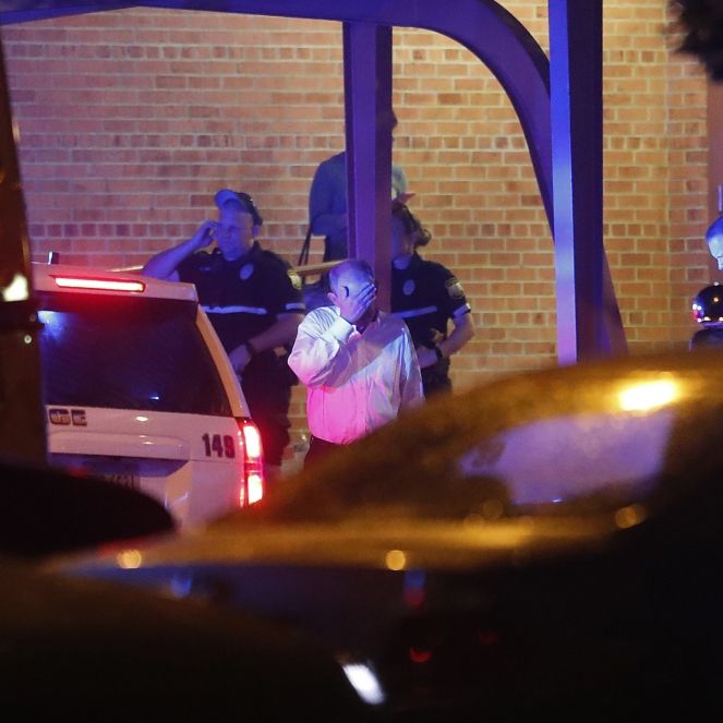 Schütze tötet 12 Menschen bei Massaker in US-Stadtverwaltung Schütze tötet 12 Menschen bei Massaker in US-Stadtverwaltung (Foto)