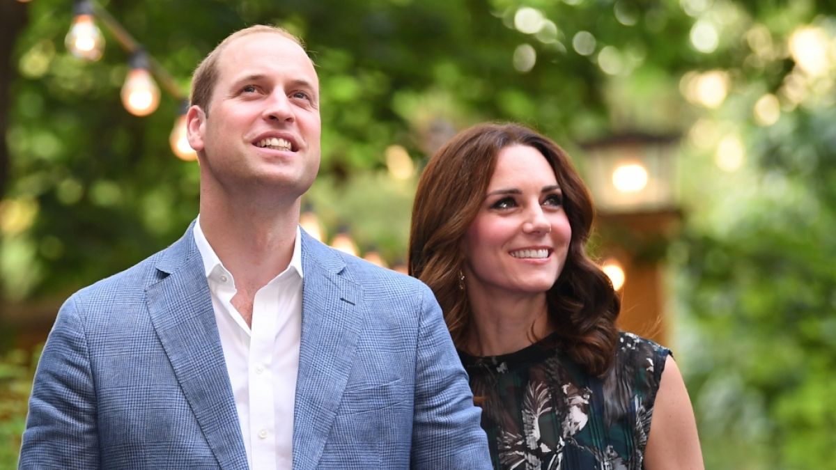 Kate Middleton und Prinz William sind heute das Traumpaar der britischen Royals - doch hinter der Herzogin von Cambridge und ihrem Mann liegen turbulente Zeiten. (Foto)