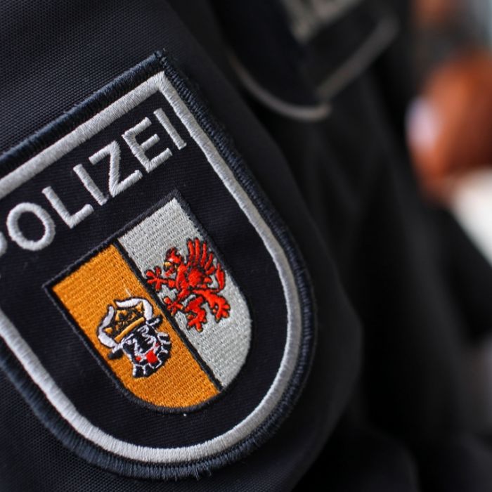 Polizisten bedrängen Minderjährige sexuell - Bußgeld als Strafe Polizisten bedrängen Minderjährige sexuell - Bußgeld als Strafe (Foto)