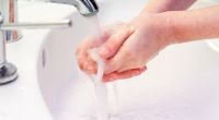 Mindestens 20 Sekunden lang: Für das Händewaschen sollte man sich ruhig etwas mehr Zeit nehmen.