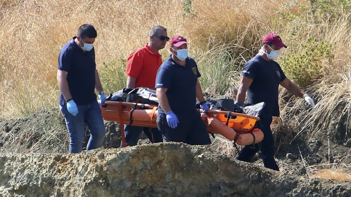 Taucher haben in einem See auf Zypern das siebte Opfer eines Serienmörders geborgen. (Foto)