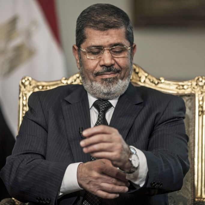 Herzinfarkt oder Mord? Ägyptens Ex-Präsident in Gerichtssaal gestorben
