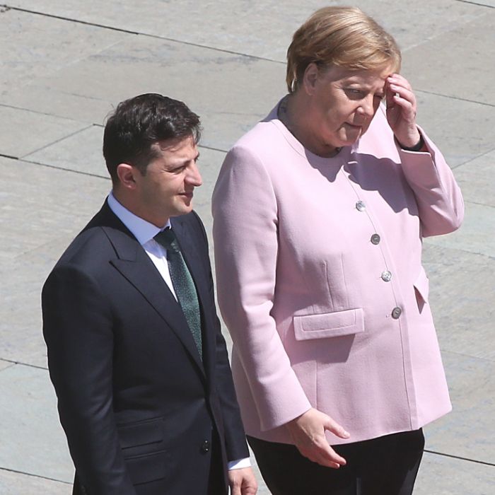 Mutet sich die Bundeskanzlerin trotz gesundheitlicher Probleme zu viel zu? Mutet sich die Bundeskanzlerin trotz gesundheitlicher Probleme zu viel zu? (Foto)