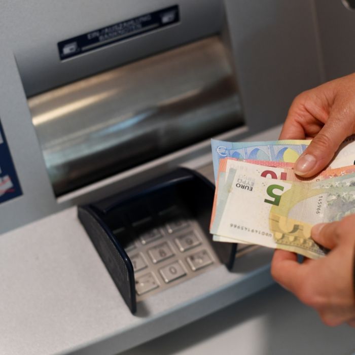 Gebühren-Hammer! Bei DIESEN Banken wird's bald teurer Gebühren-Hammer! Bei DIESEN Banken wird's bald teurer (Foto)