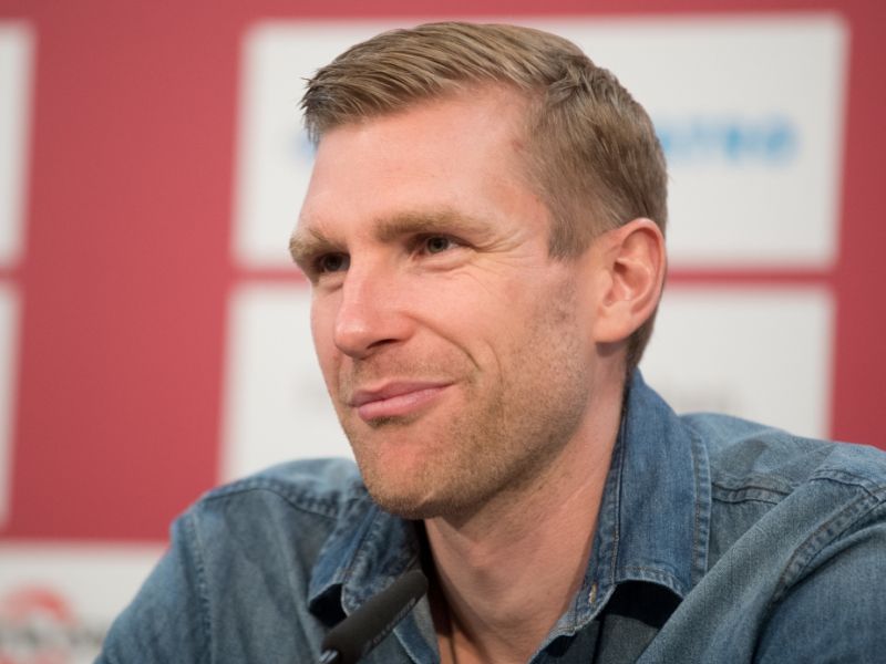 Per Mertesacker privat: So verbringt der Ex-Nationalspieler sein Leben mit Frau und Kindern