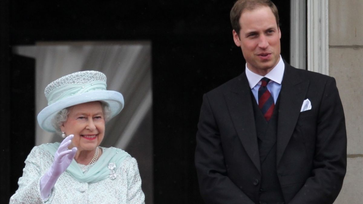 Das Verhältnis zwischen Queen Elizabeth II. und ihrem Enkel Prinz William ist ausgesprochen harmonisch. (Foto)
