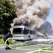 In Höhe Castrop-Rauxel ist auf der A2 ein Reisebus mit 65 Schülern komplett ausgebrannt. In Höhe Castrop-Rauxel ist auf der A2 ein Reisebus mit 65 Schülern komplett ausgebrannt.