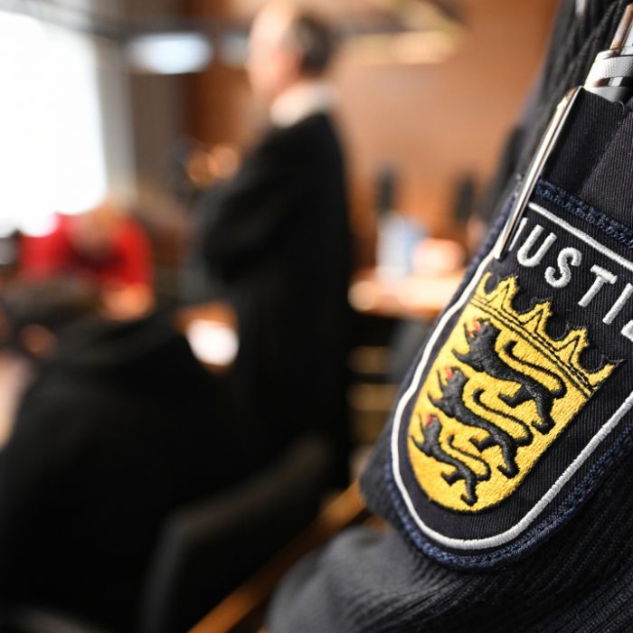 Frau nach Discobesuch missbraucht! Angeklagte schweigen vor Gericht Frau nach Discobesuch missbraucht! Angeklagte schweigen vor Gericht (Foto)