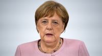 Nach zwei schweren Zitterattacken in den vergangenen Tagen meldet sich Angela Merkel jetzt selbst zu Wort.