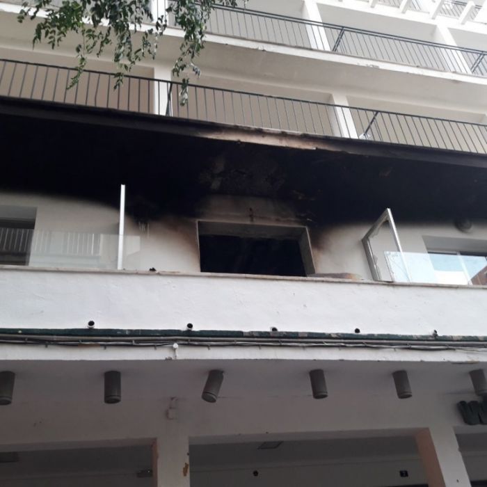 Flammenhölle auf Mallorca! 600 Urlauber in Sicherheit gebracht Flammenhölle auf Mallorca! 600 Urlauber in Sicherheit gebracht (Foto)