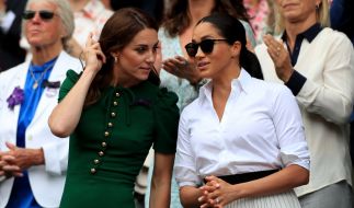 Jeff Bezos Amazon Boss Turtelt Mit Neuer Freundin Lauren Sanchez In Wimbledon News De