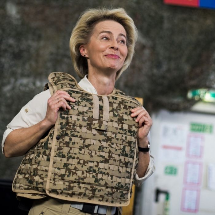 Rücktritt als Verteidigungsministerin fix - doch wer wird ihr Nachfolger? Rücktritt als Verteidigungsministerin fix - doch wer wird ihr Nachfolger? (Foto)