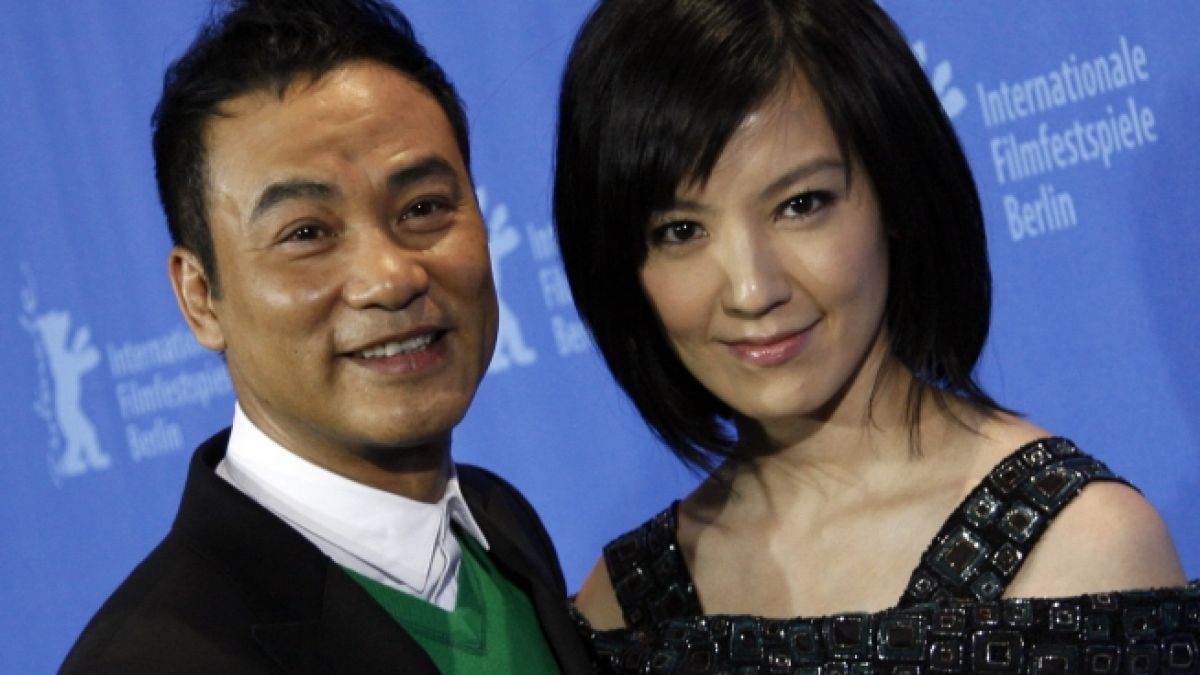Der chinesische Schauspieler Simon Yam, hier mit seiner Kollegin Kelly Lin, wurde international durch eine Rolle in "Tomb Raider" bekannt. (Foto)