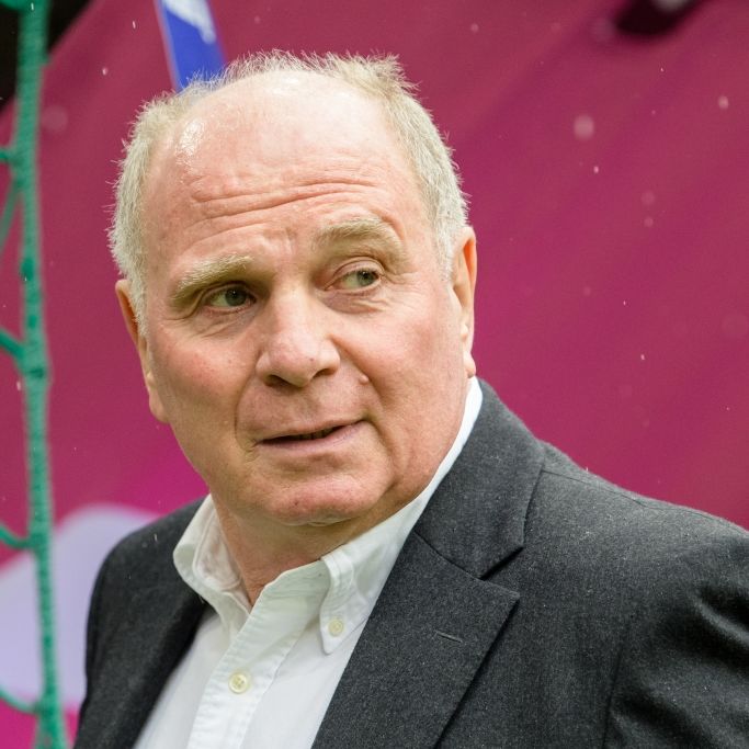 Uli Hoeneß bestätigt Rücktritt als Bayern-Präsident Uli Hoeneß bestätigt Rücktritt als Bayern-Präsident (Foto)