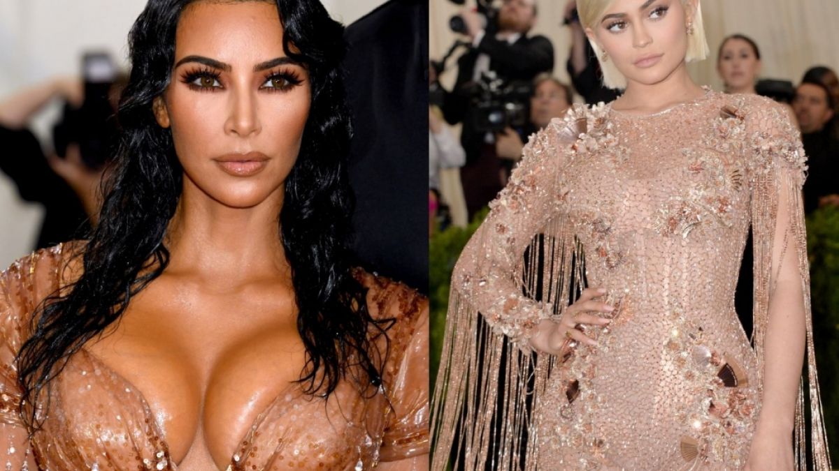 Kim Kardashian und Kylie Jenner haben sich auf Instagram eine Photoshop-Panne geleistet. (Foto)