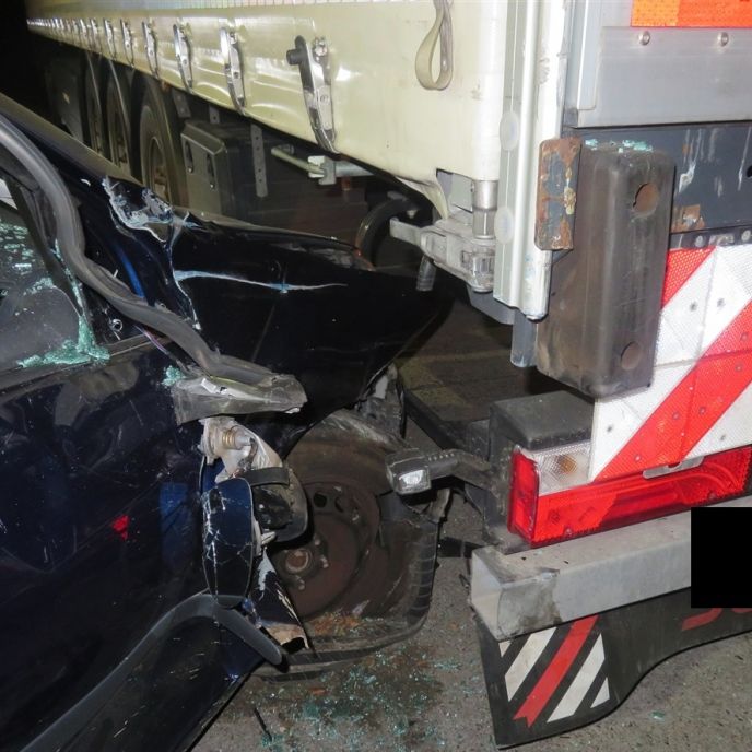 8-Jähriger baut Unfall bei Spritztour mit Mamas Golf 8-Jähriger baut Unfall bei Spritztour mit Mamas Golf (Foto)