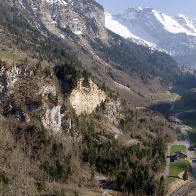 Kleinflugzeug in der Schweiz abgestürzt - Kleinkind unter Todesopfern