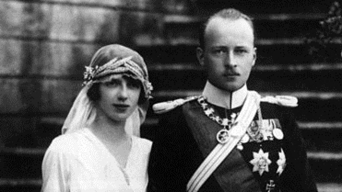 Mafalda von Savoyen und Philipp Prinz von Hessen an ihrer Hochzeit am 23. September 1925 in Racconigi (Foto)