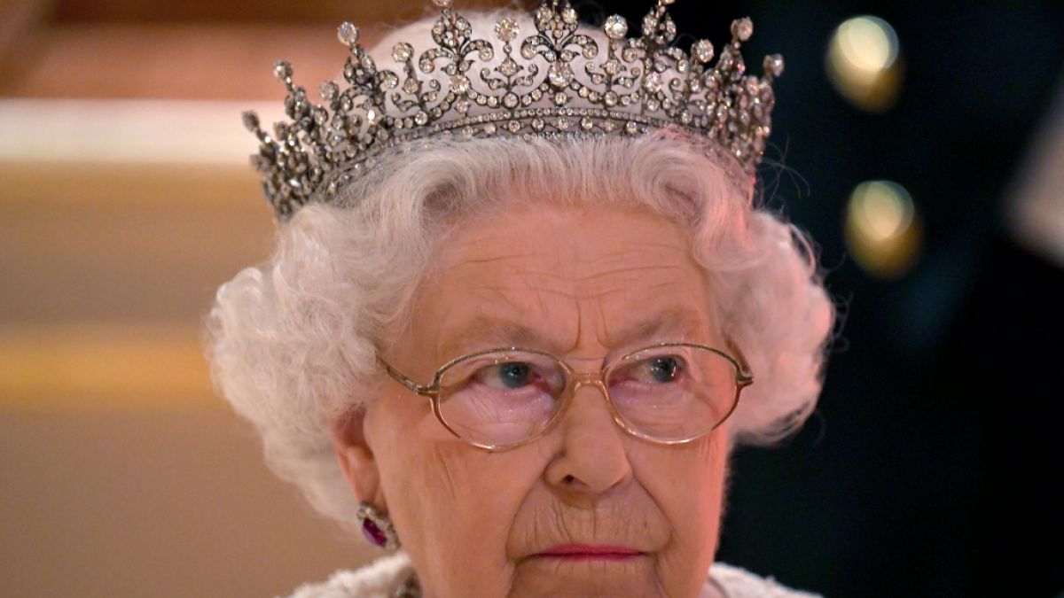 Queen Elizabeth II. wäre fast gestorben. (Foto)