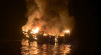 Bei einem Feuer auf einem Ausflugsschiff vor der Küste Kaliforniens sind mindestens acht Menschen ums Leben gekommen.