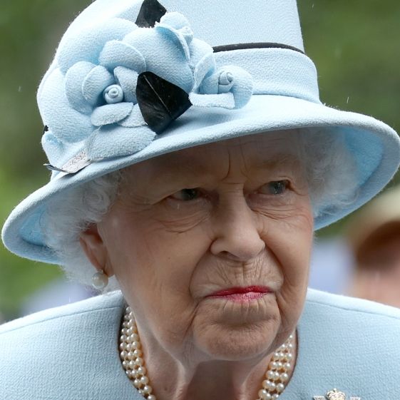 Royals und Fans in Sorge: Queen mit Gift-Brief bedroht! (Foto)