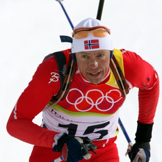 Sportwelt trauert! Biathlon-Olympiasieger stirbt mit nur 49 Jahren