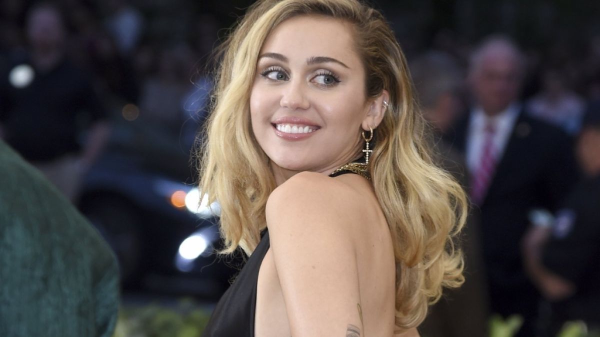 Miley Cyrus zeigt fast wieder zu viel. (Foto)