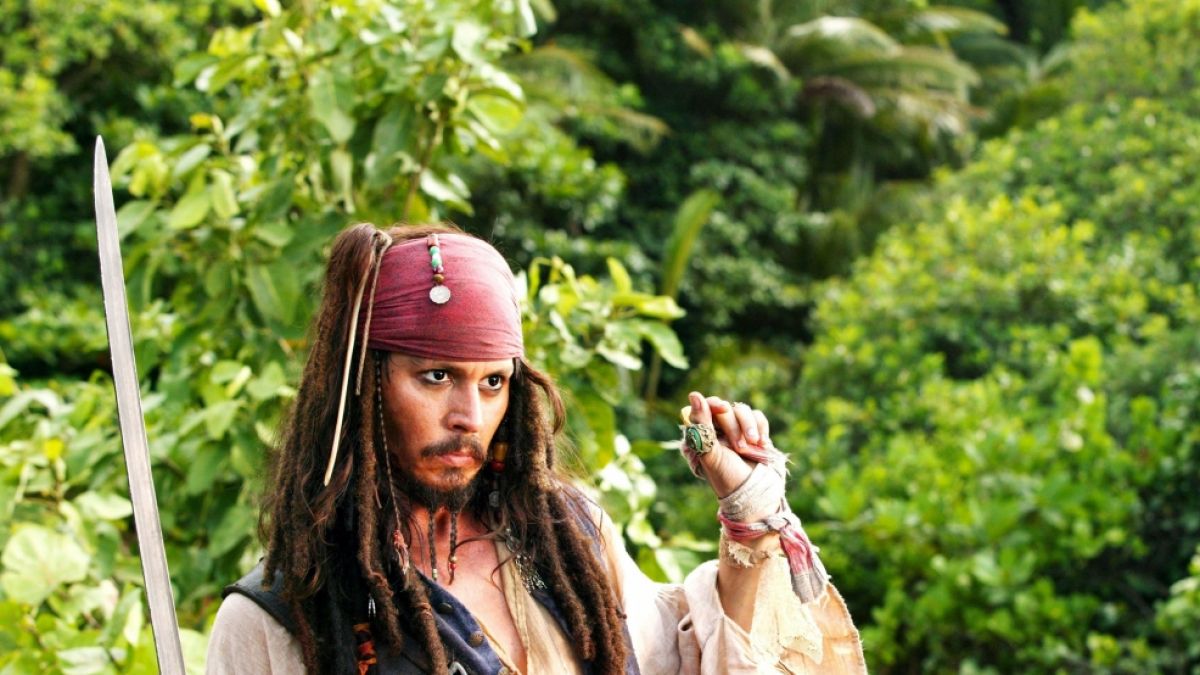 Johnny Depp in seiner Paraderolle als Jack Sparrow in "Fluch der Karibik". (Foto)